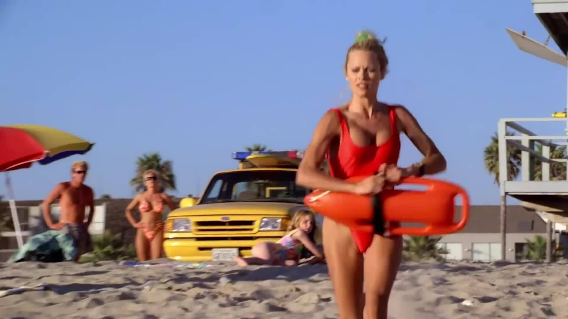 Pamela Anderson trong "Baywatch"