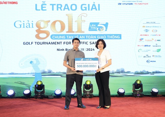 Golfer Hoàng Quân vô địch giải golf Chung tay vì ATGT năm 2024 ảnh 2