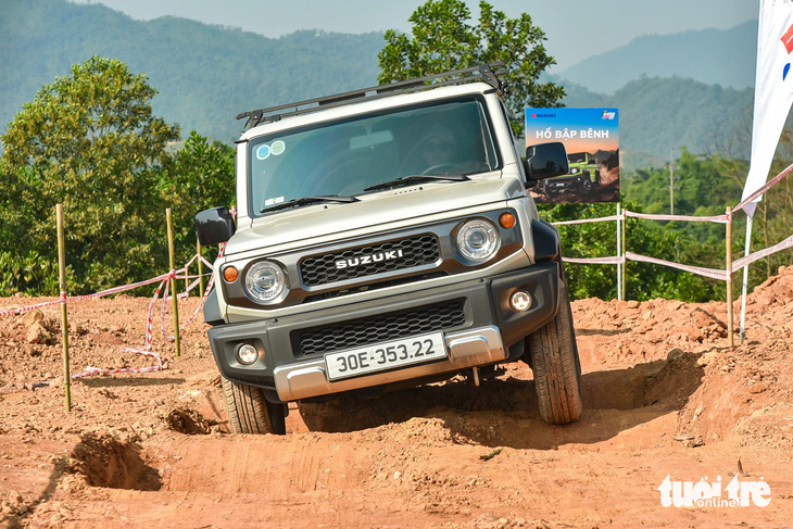 Suzuki Jimny trên cung đường off-road: Xứng đáng được dân chơi săn đón - Ảnh 13.