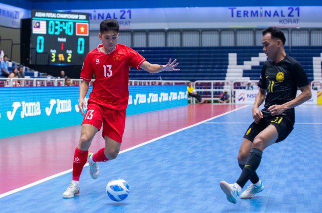 Đội tuyển futsal Việt Nam thắng 14-0, chạm tay vào vé bán kết giải vô địch Đông Nam Á ảnh 2