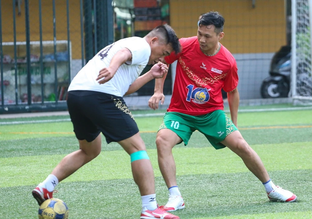 Sân chơi Fair Play Cup quy tụ "Vua phủi" Nguyễn Văn Cáp thử sức với đội trưởng cũ của tuyển Futsal quốc gia Nguyễn Bảo Quân.