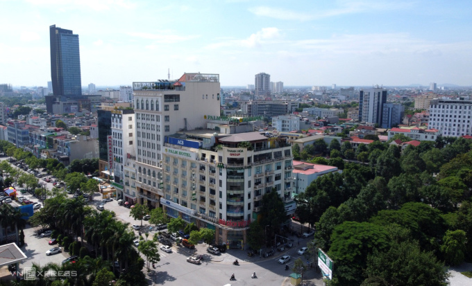 Dự án Hạc Thành Tower nằm ở vị trí ngã tư, hiện là tổ hợp thương mại, văn phòng. Ảnh:Lê Hoàng