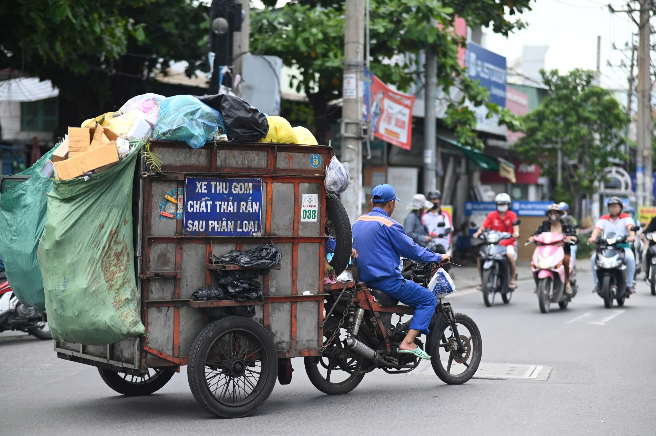 Loạt xe lôi bốc mùi hôi thối tung hoành bị CSGT xử phạt- Ảnh 6.