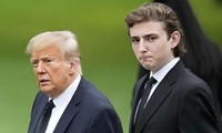 Barron đi bỏ phiếu cho ông Trump 