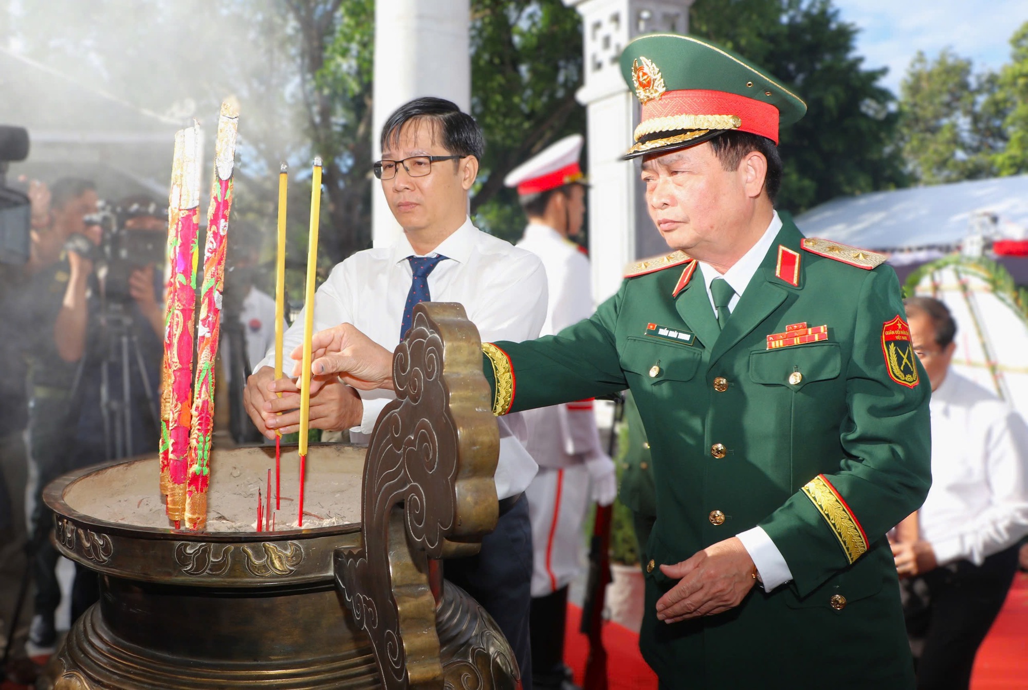 Tây Ninh tiễn chân các chiến sĩ sang Campuchia tìm kiếm hài cốt liệt sĩ- Ảnh 3.