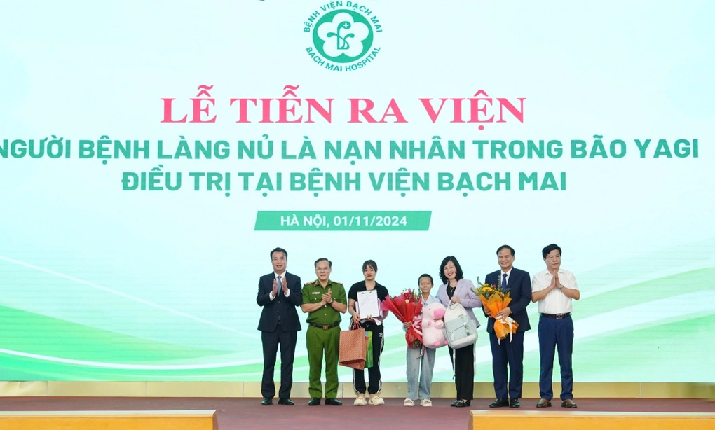 Em bé Làng Nủ được xuất viện: Con muốn về nhà, thắp hương bà và em - 4