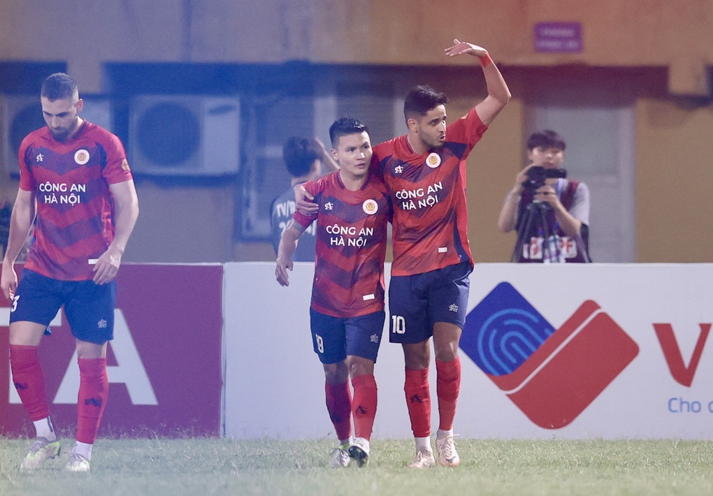 Ngoại binh tỏa sáng rực rỡ, CLB Công an Hà Nội giành ngôi đầu V-League - 6