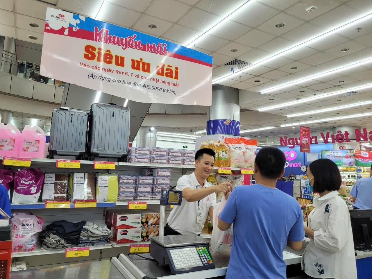 Saigon Co.op trao ngàn quà tặng đến khách hàng thành viên