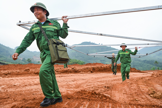 Lực lượng Binh đoàn 12 trên công trường xây dựng, tháng 10/2024. Ảnh: Giang Huy