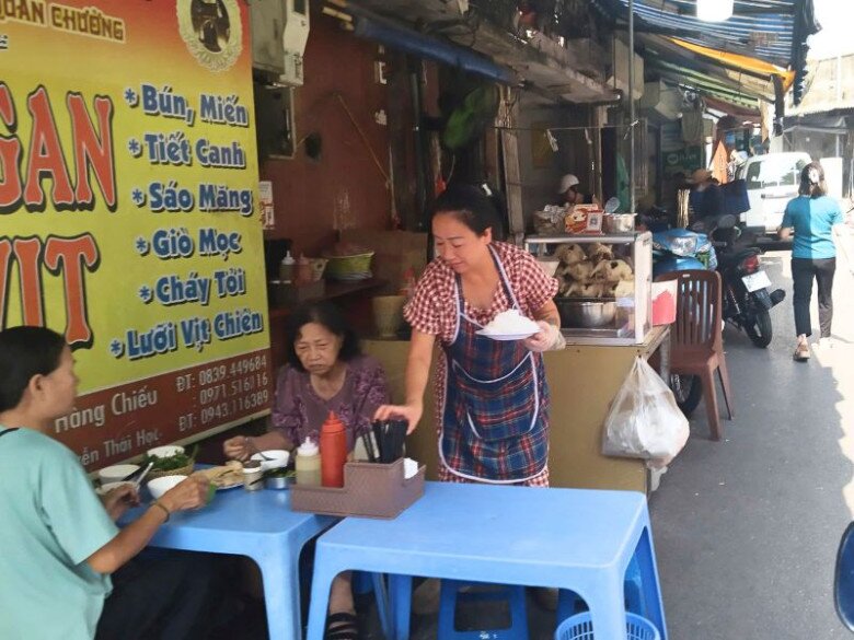 Khu chợ tồn tại hơn trăm năm giữa lòng phố cổ: Xưa tạm bợ nhỏ xíu, nay thành ngôi chợ quê hiếm hoi còn sót lại ở Thủ đô - 5