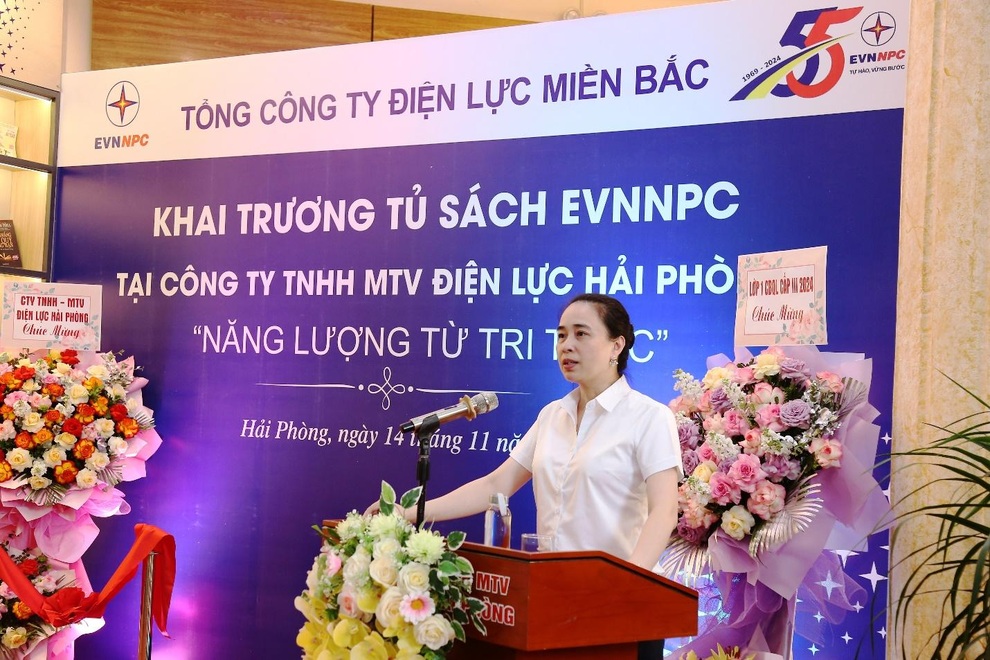 Khai trương tủ sách EVNNPC Năng lượng từ tri thức - 2