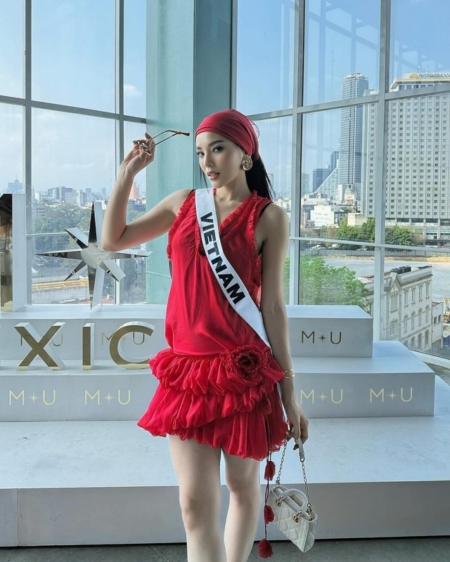 Căng: 1 Hoa hậu phạm 'trọng tội' với chủ tịch Miss Universe ngay trước bán kết