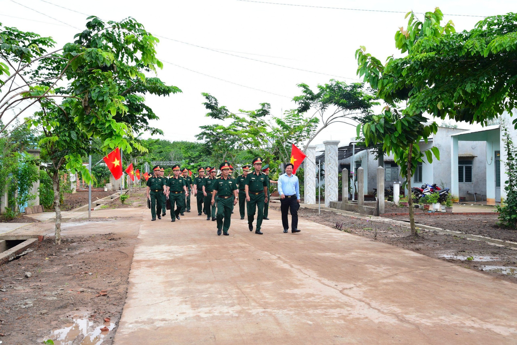 LLVT Quân khu 7 ngày càng vững mạnh- Ảnh 2.