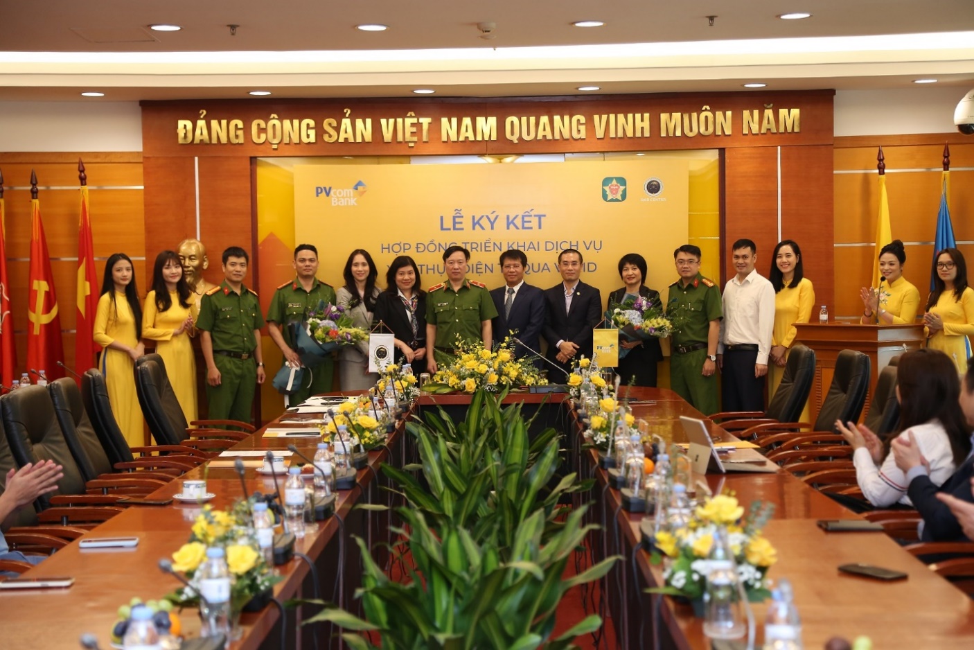 D:\Nam Anh\2024\Tháng 11\eKYC VNeID RAR\PR\12.11\Ảnh minh họa 02.JPG