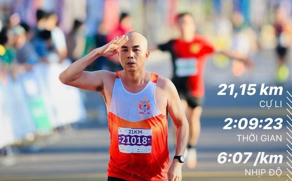 doc-dao-nhung-buoc-chan-ti-hon-tren-duong-dua-phan-thiet-marathon-2024(5).jpg