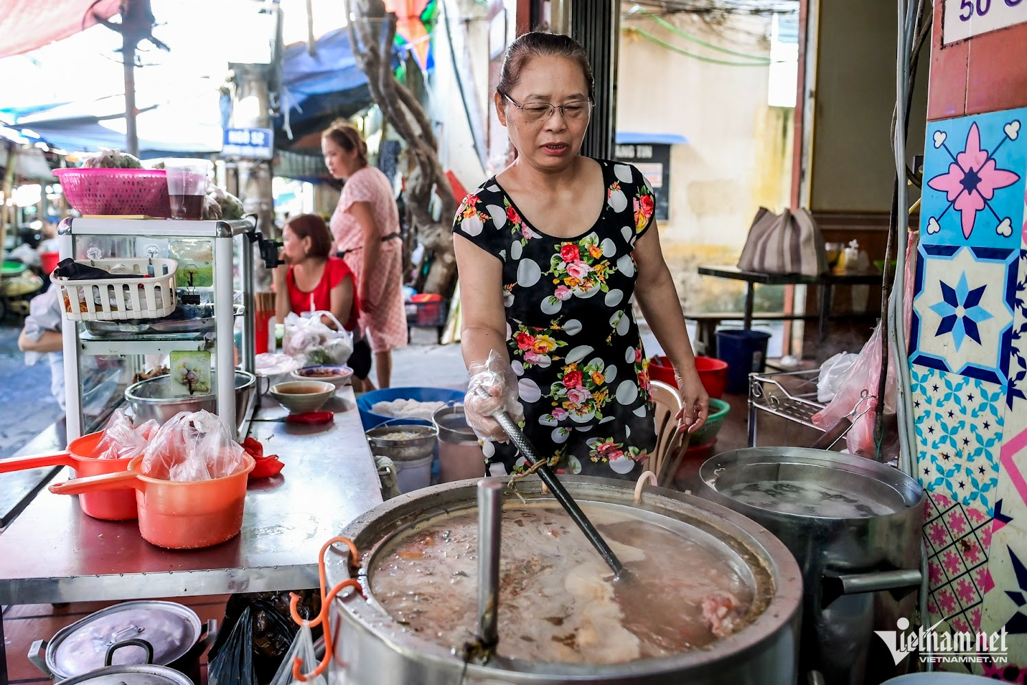 Mỗi ngày, quán dùng hết 20kg cua đồng