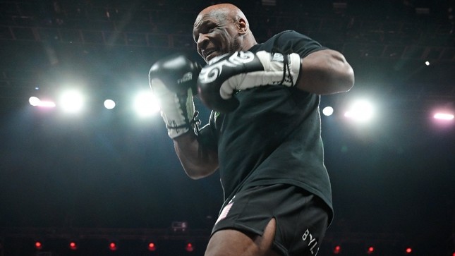 Thất bại của Mike Tyson và sự trở lại đầy đau đớn của một biểu tượng- Ảnh 4.