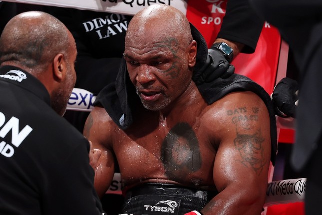 Thất bại của Mike Tyson và sự trở lại đầy đau đớn của một biểu tượng- Ảnh 2.