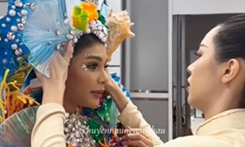 Hành động ghi điểm của Thanh Thủy ở hậu trường Miss International