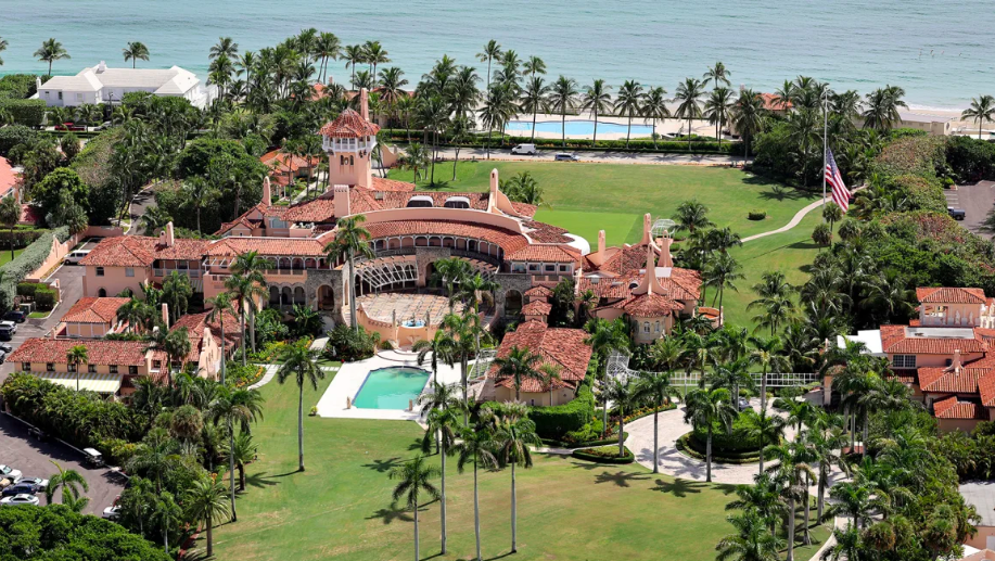 Bên trong Mar-a-Lago - tâm điểm chuyển giao quyền lực của ông Trump - Ảnh 1.