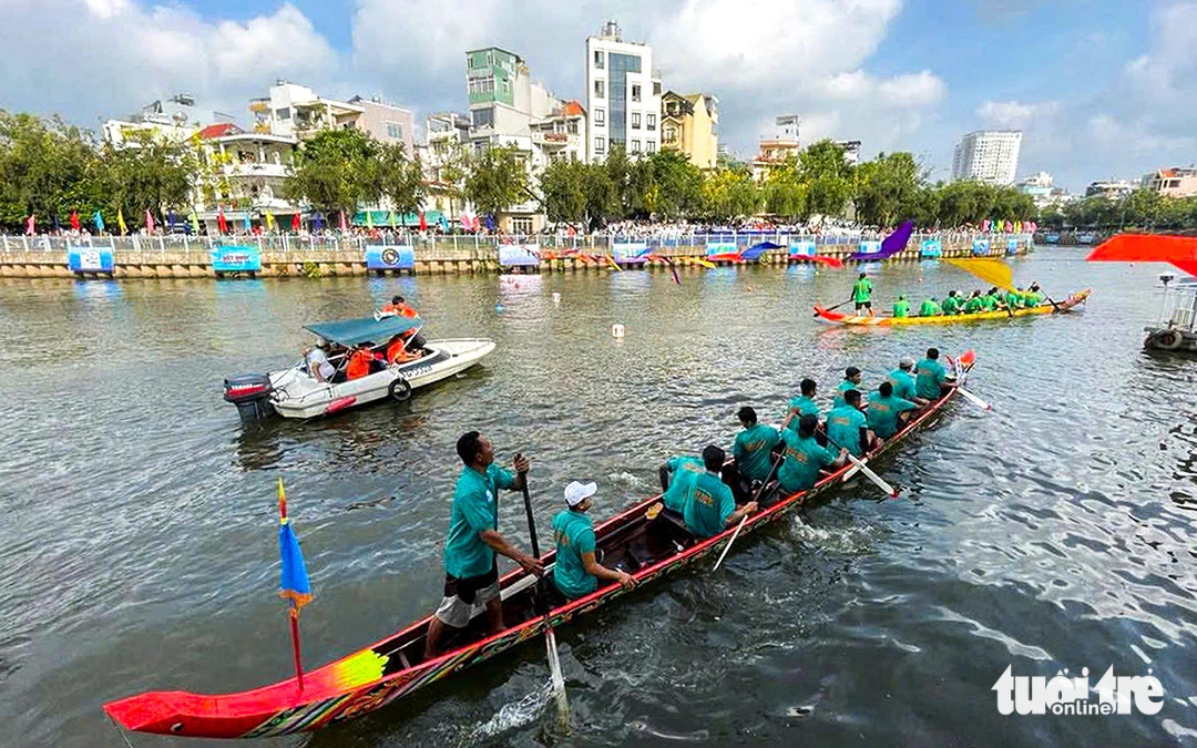 Cuối tuần này, 12 đội ghe ngo tranh tài trên kênh Nhiêu Lộc - Thị Nghè - Ảnh 1.