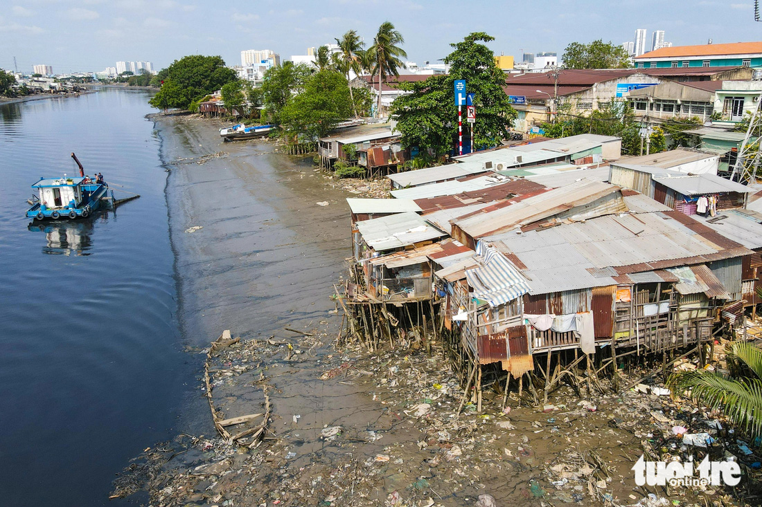 TP.HCM tính làm siêu đề án di dời toàn bộ nhà trên và kênh rạch - Ảnh 1.