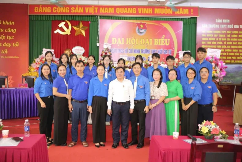 Đường đến vinh quang của Trung học phổ thông Ngô Gia Tự (Vĩnh Phúc) ảnh 1