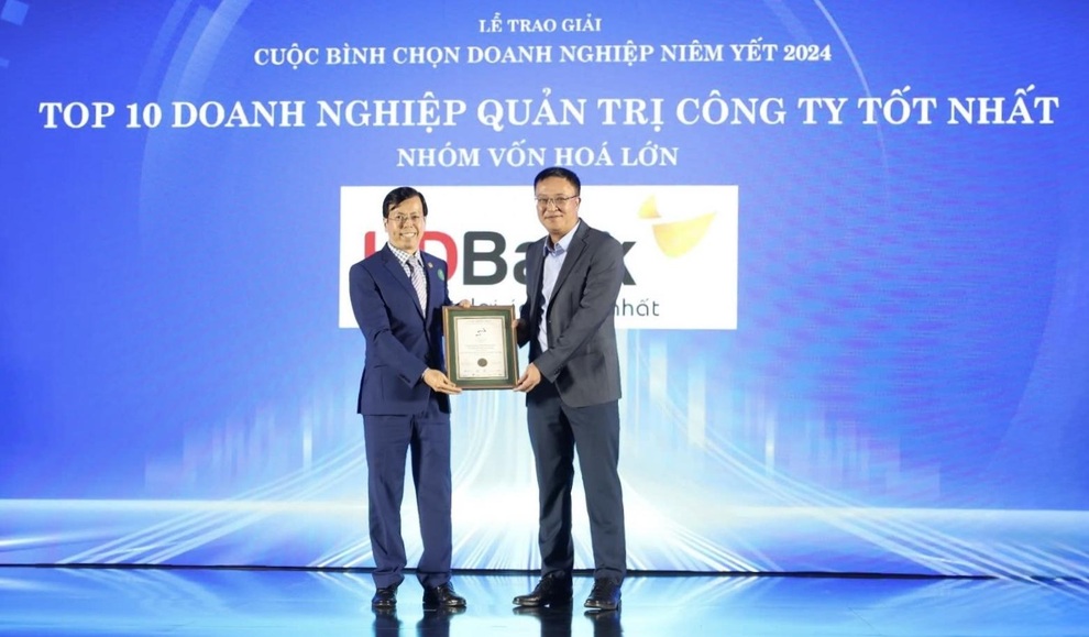 HDBANK đạt 3 giải thưởng tại cuộc bình chọn Doanh nghiệp niêm yết 2024 - 1