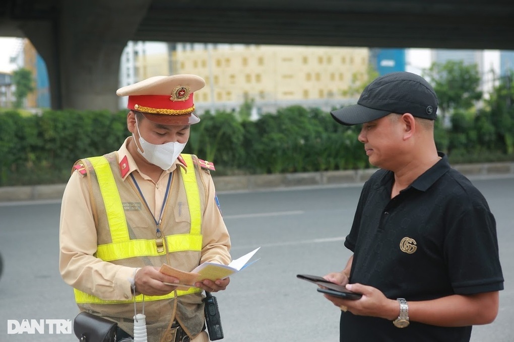 Hà Nội: Người bị trừ hết điểm giấy phép lái xe phải học lại luật giao thông - 1