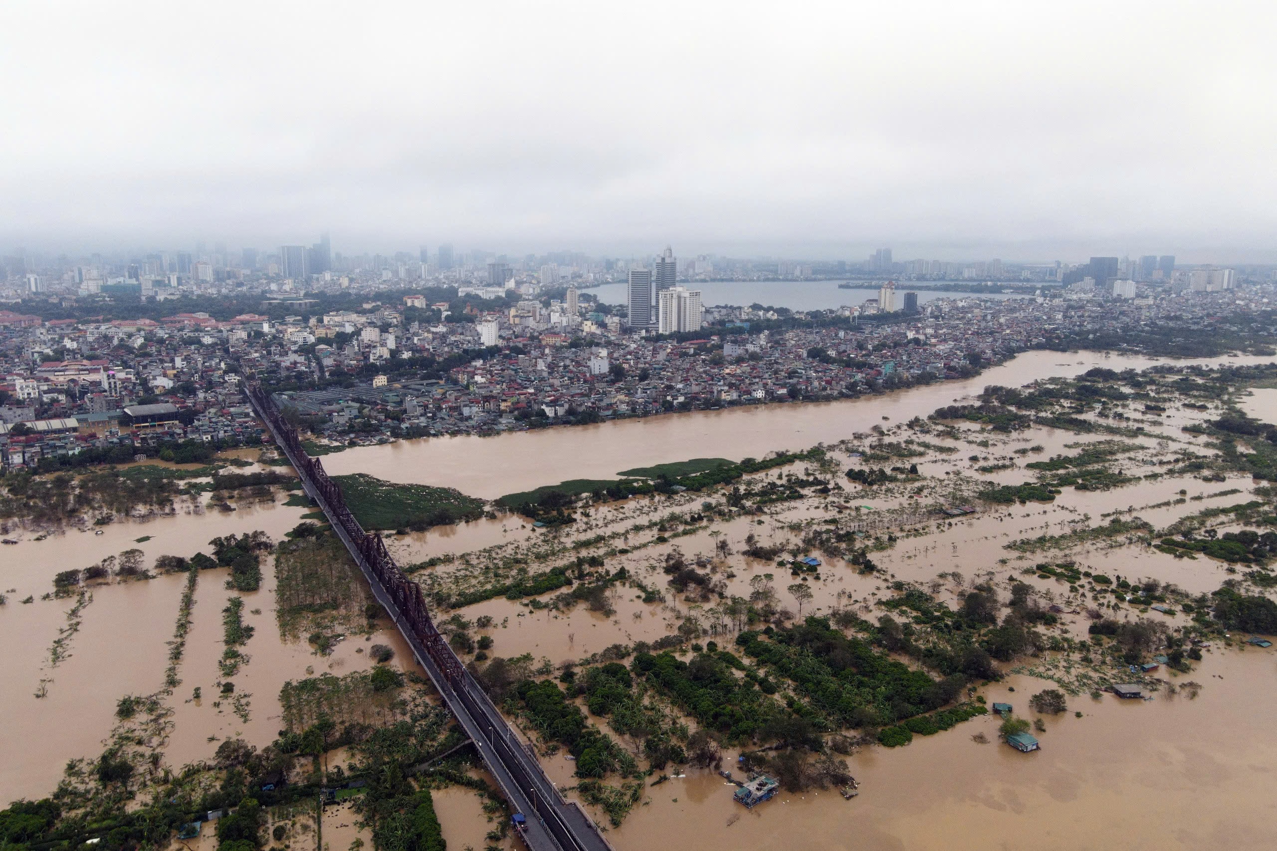 Hà Nội quay lưng với sông Hồng - 1