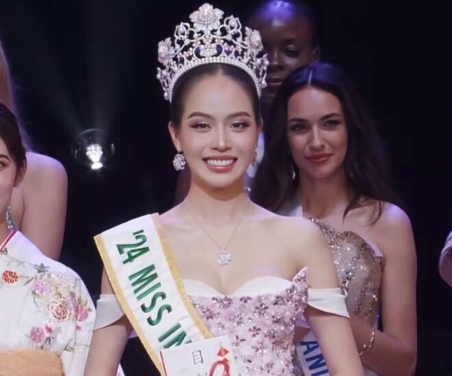 Hoa hậu Huỳnh Thị Thanh Thuỷ chính thức đăng quang Miss International 2024, lần đầu giúp Việt Nam giành vương miện ở đấu trường này. Mỹ nhân sinh năm 2002, sinh ra và lớn lên tại TP. Đà Nẵng xinh đẹp, hữu tình.