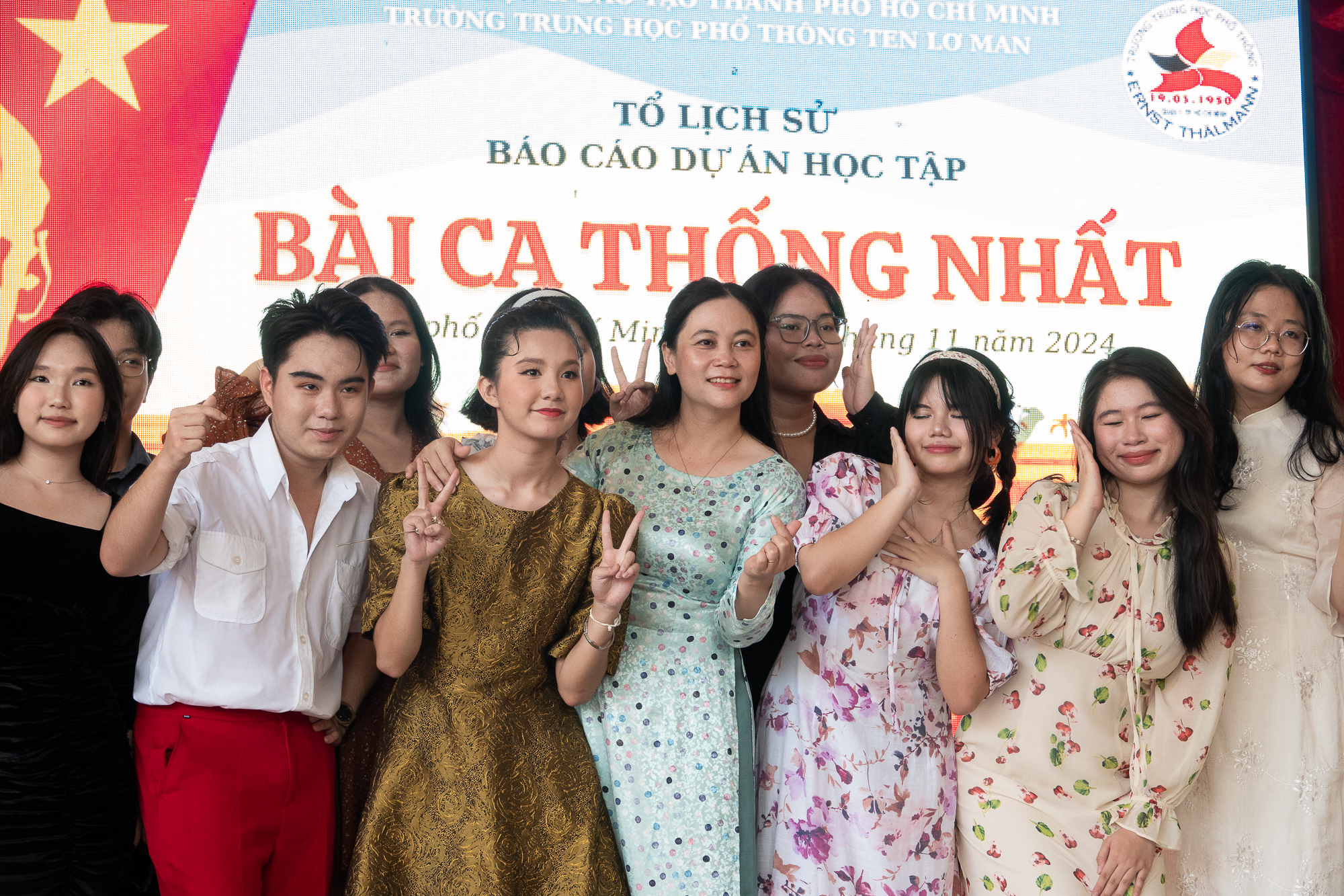 Học sinh cải biên vở cải lương 'Khách sạn Hào Hoa' thành kịch để học lịch sử- Ảnh 1.