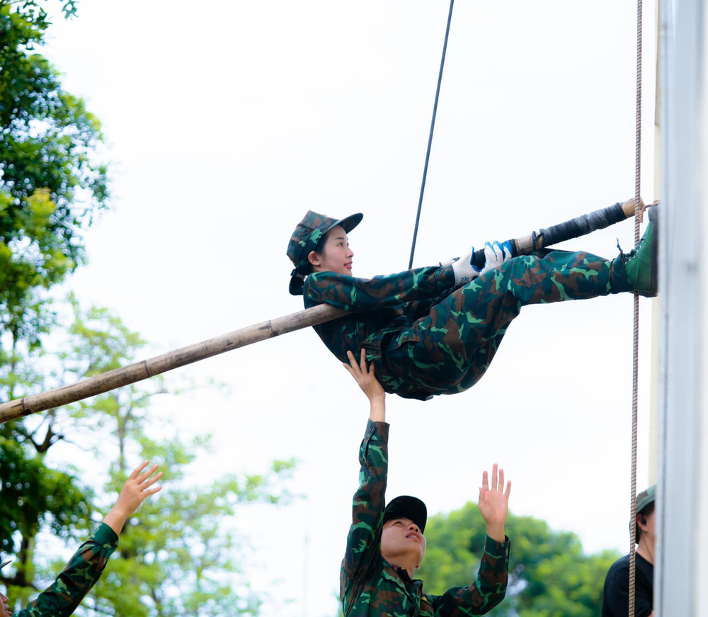 Jun Vu Khong cho phep ban than chun buoc o