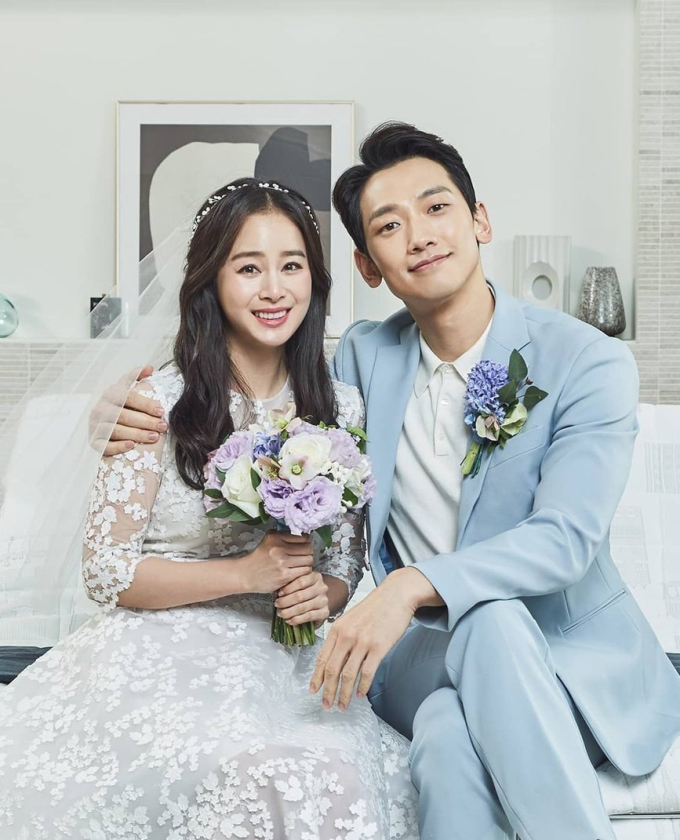 Rain và Kim Tae Hee. Ảnh: Naver