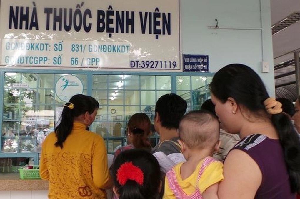 Luật Đấu thầu có hiệu lực, vì sao bệnh viện vẫn thiếu thuốc? - 1