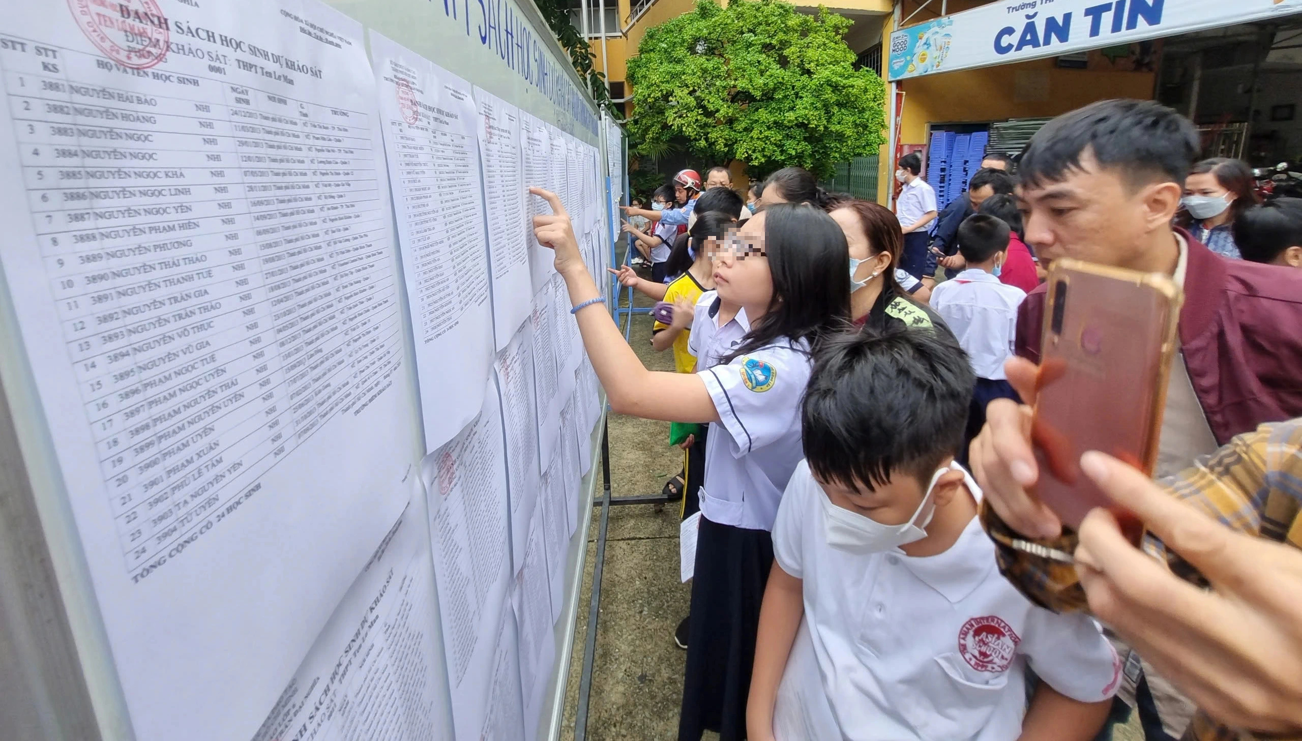 'Miễn học phí 100% mà sao con tôi phải đóng hơn 2 triệu đồng?'- Ảnh 1.