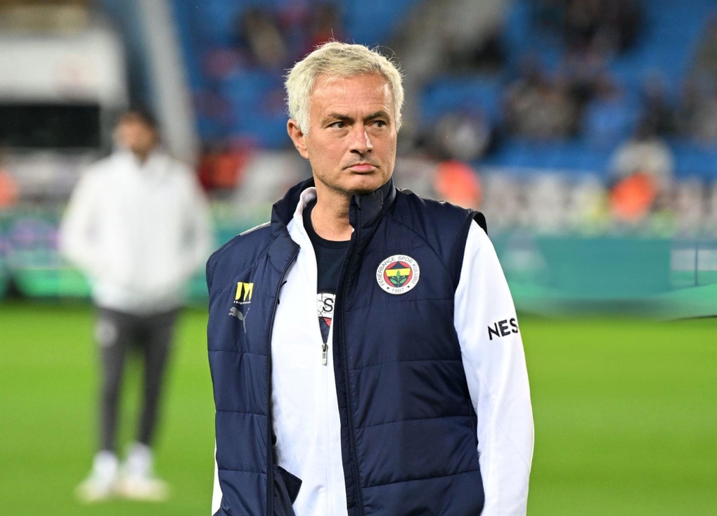 Mourinho bị phạt nặng sau khi chỉ trích trọng tài Thổ Nhĩ Kỳ - 2