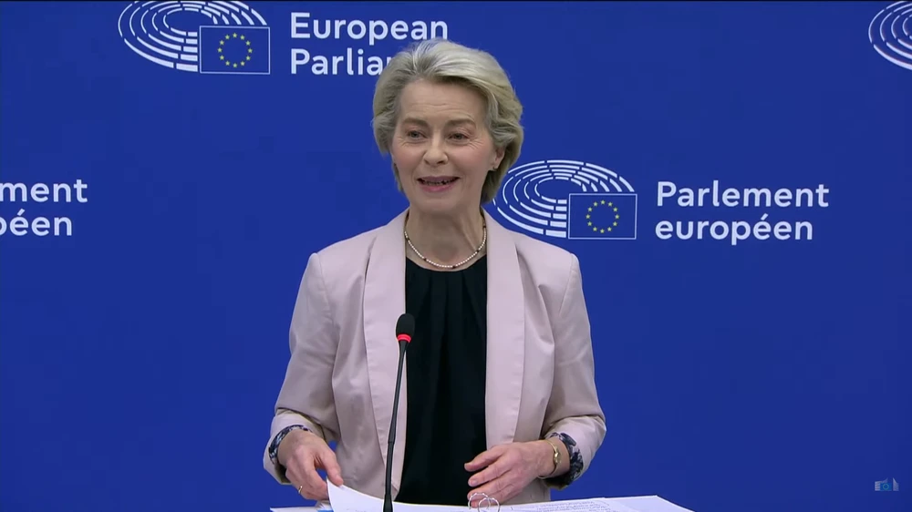 Ursula von der Leyen phát biểu sau khi Nghị viện châu Âu thông qua Đoàn Uỷ viên.png