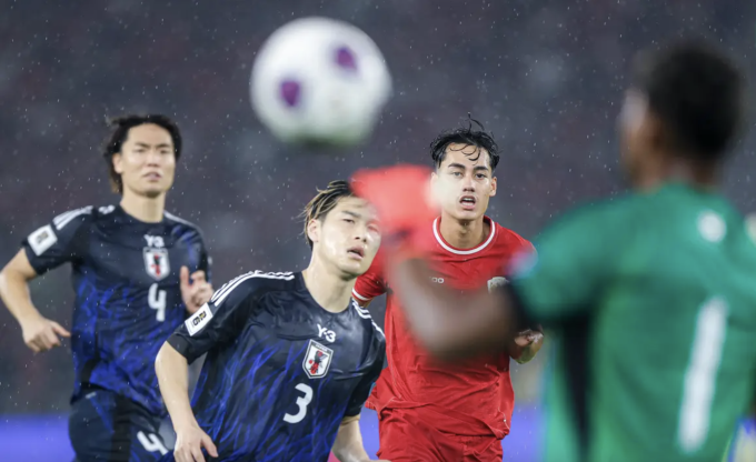 Indonesia (áo đỏ) thua Nhật Bản 0-4 ở lượt năm bảng C vòng loại ba World Cup 2026 - khu vực châu Á. Ảnh: Bola