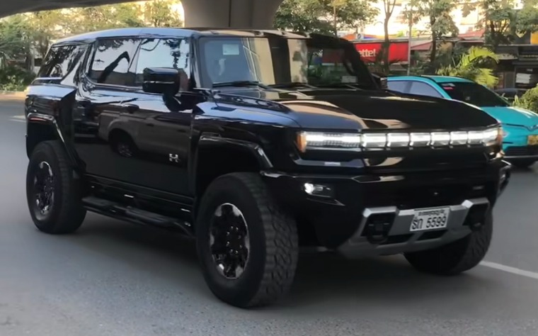 Ô tô điện GMC Hummer EV lăn bánh tại Việt Nam- Ảnh 1.