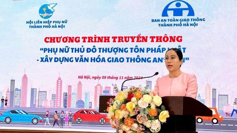 Phụ nữ Thủ đô xây dựng văn hóa giao thông an toàn ảnh 1