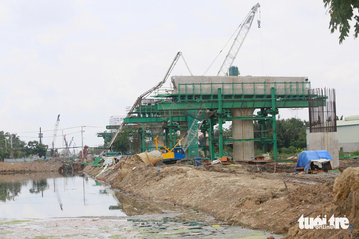 Sở Nội vụ TP.HCM trình đề xuất lập thêm hai ban quản lý dự án để tăng tốc giải ngân - Ảnh 1.