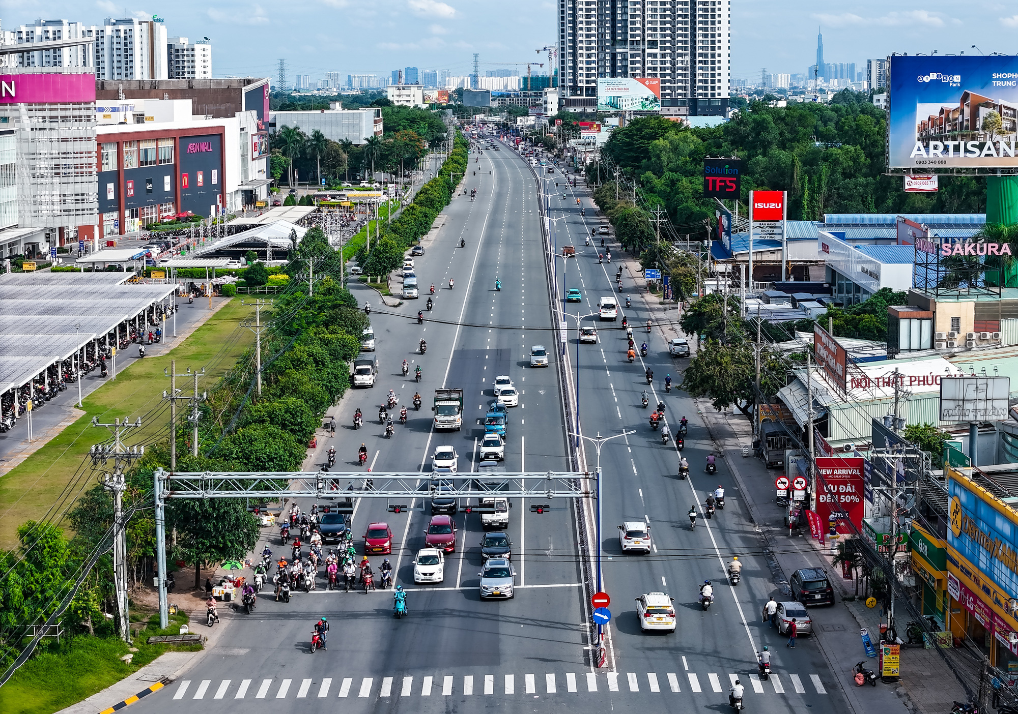 TP.HCM góp ý phương án đặt trạm thu phí ở dự án mở rộng quốc lộ 13 qua Bình Dương - Ảnh 1.