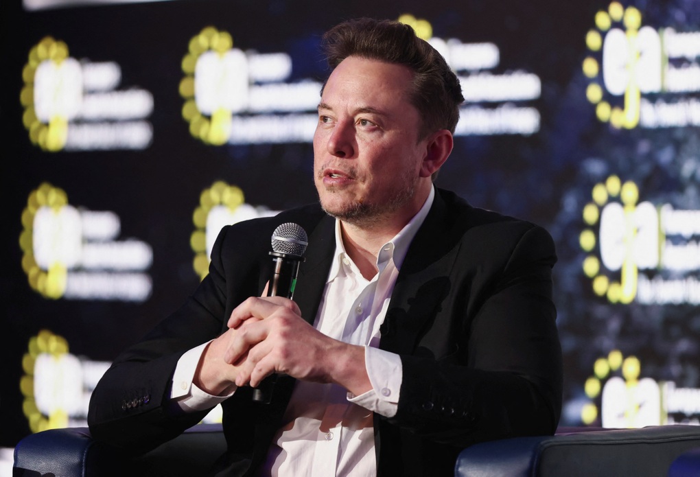 Tỷ phú Elon Musk được tiếp tục phát 1 triệu USD/ngày cho cử tri Mỹ - 1