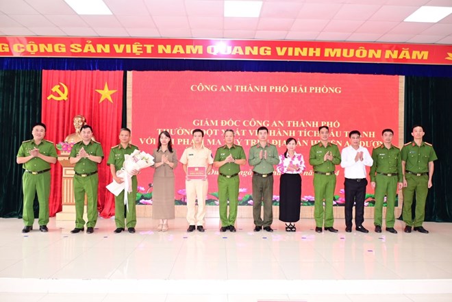 Vận chuyển hơn 2.000 viên 