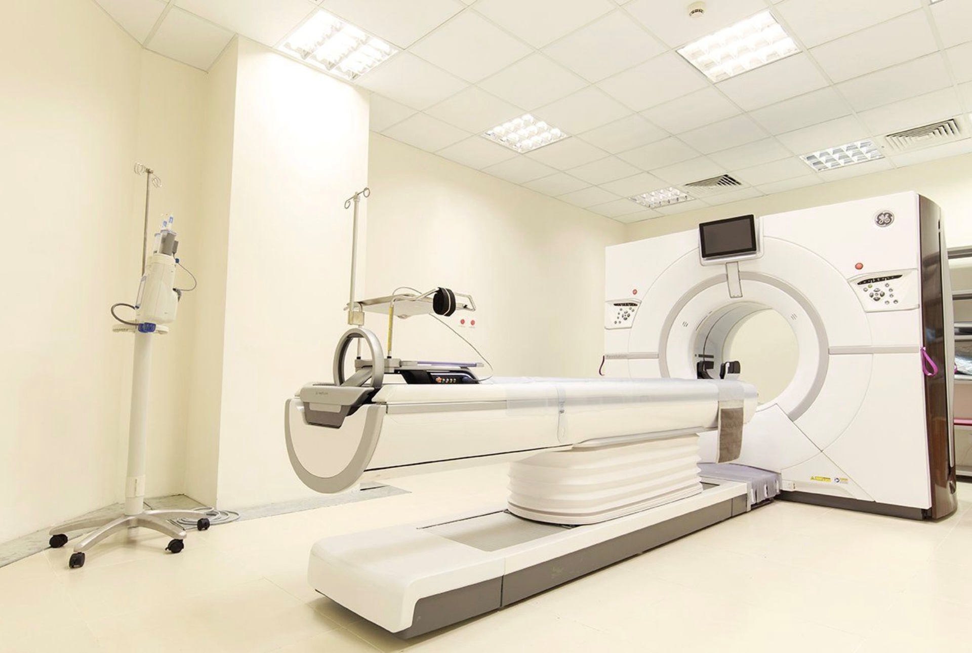 Hệ thống CTScan GE Revolution Apex 1975 lát cắt được trang bị công nghệ AI tiên tiến