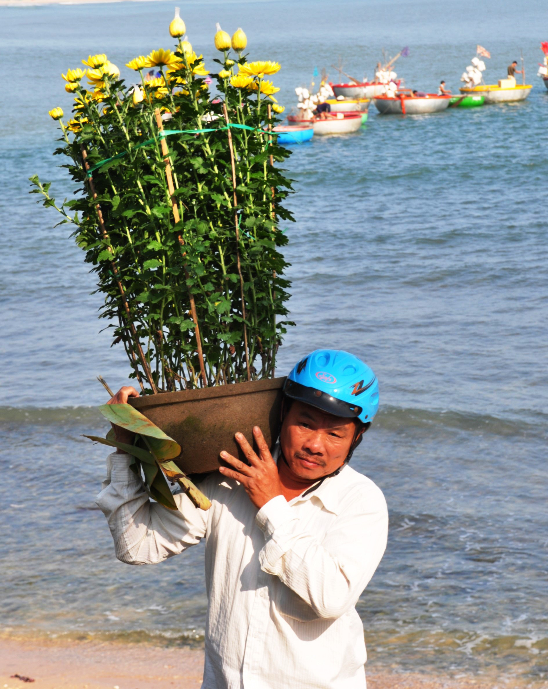 Tết sớm trên những con tàu đi Hoàng Sa, Trường Sa - Ảnh 4.