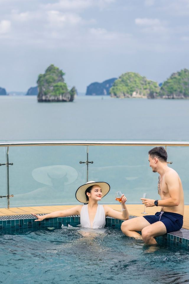 Thiên đường check-in trên sóng nước: Ngàn góc sống ảo triệu like cùng siêu du thuyền Sea Stars Hạ Long - Ảnh 3.