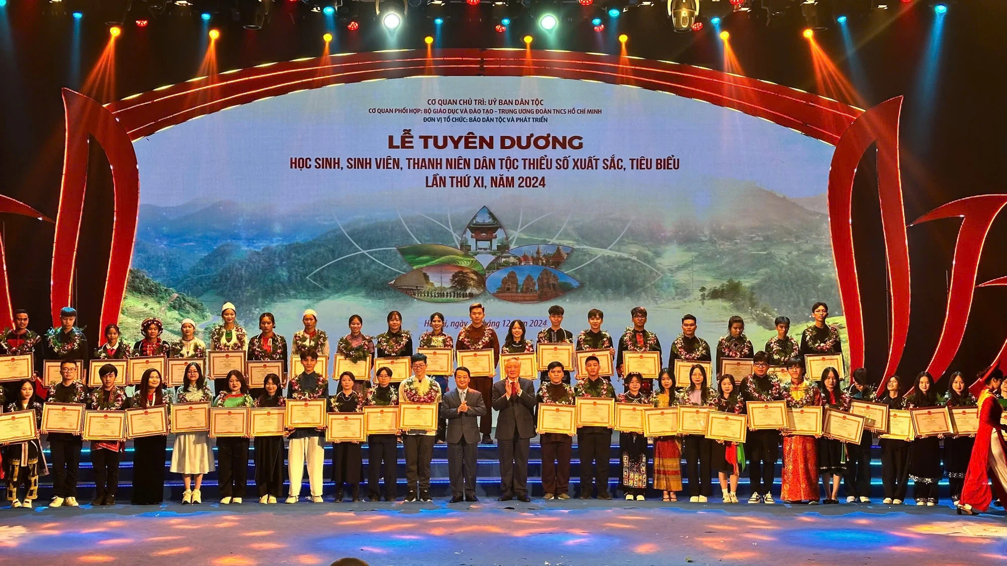 Thế hệ trẻ dân tộc thiểu số phấn đấu, rèn luyện, tự tin bước vào “Kỷ nguyên vươn mình của dân tộc” ảnh 5