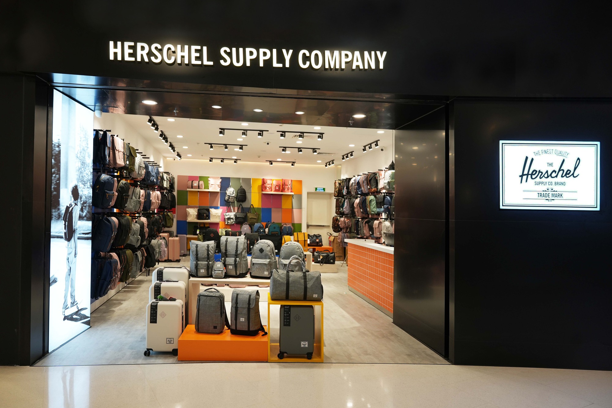 Biểu tượng thời trang toàn cầu - thương hiệu Herschel Supply đã có mặt tại Việt Nam- Ảnh 1.